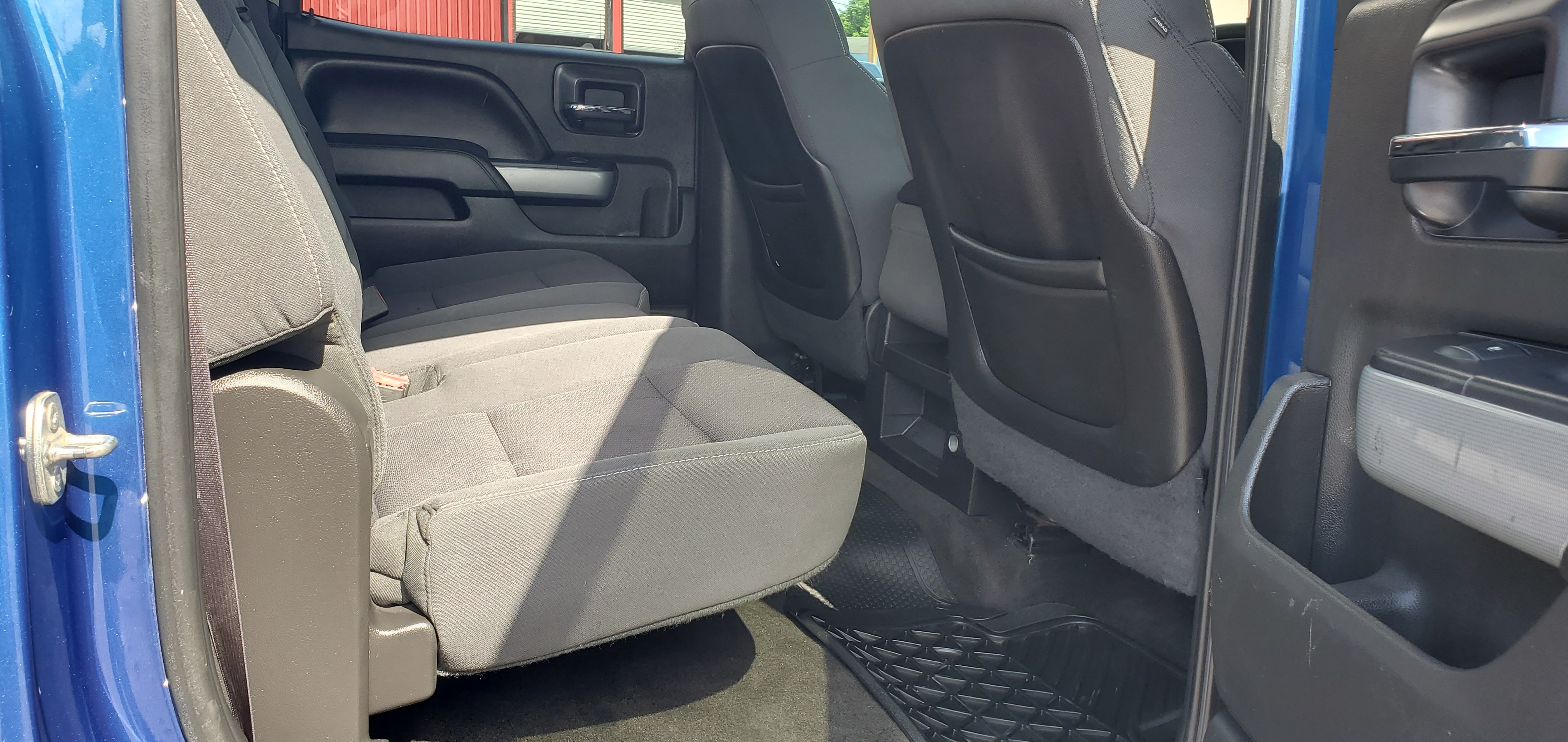 Vehicle photo 14