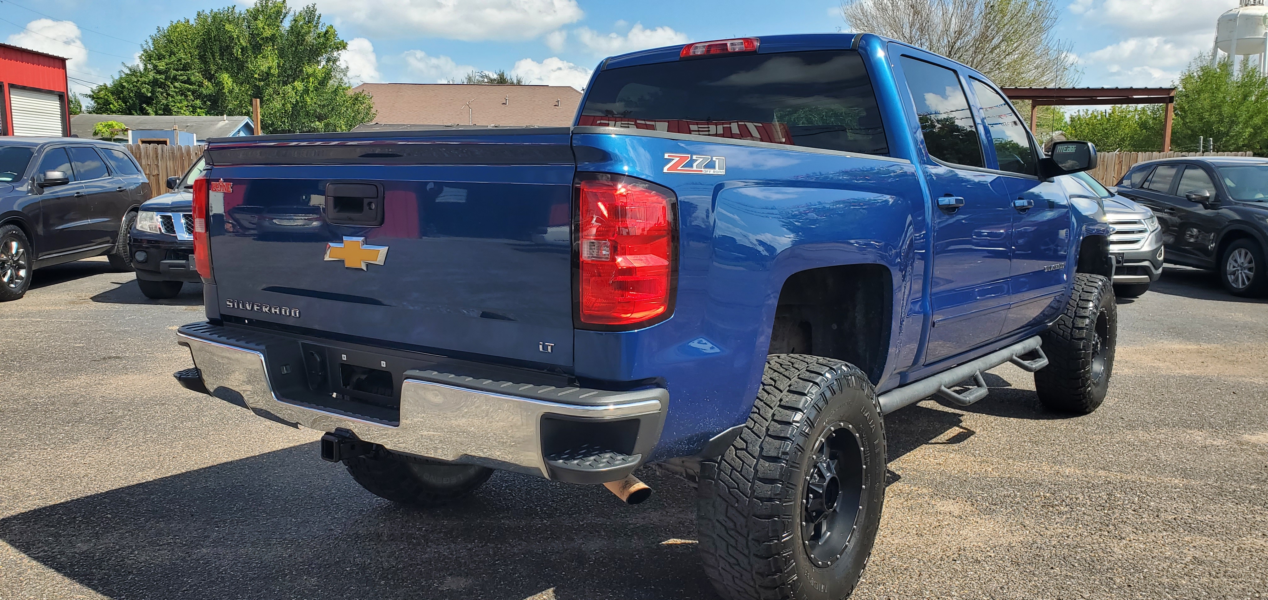 Vehicle photo 8